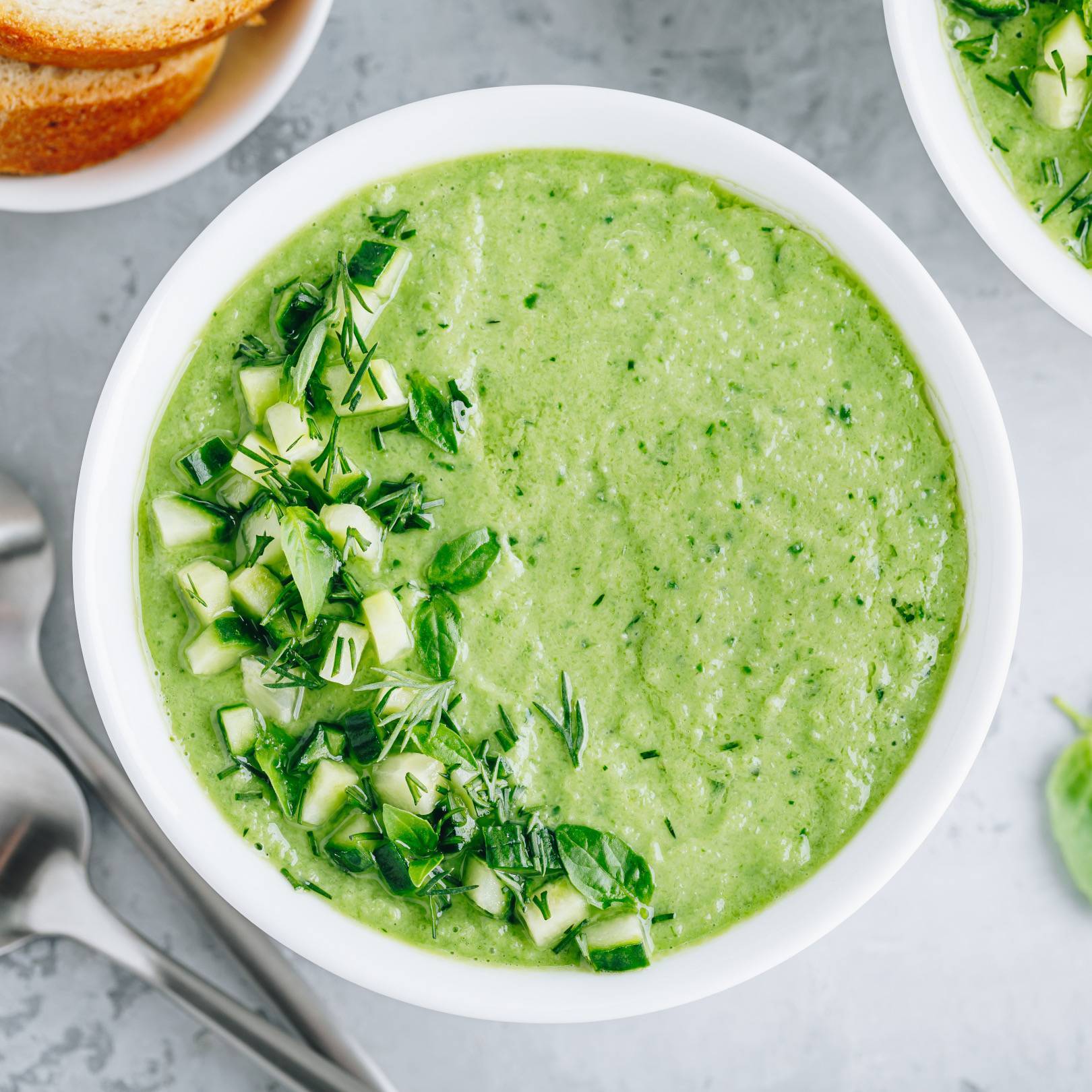 Kovászos uborkás gazpacho.