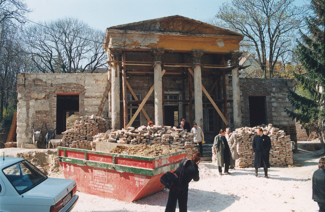 Barabás Villa, 2002