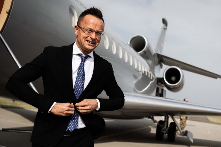 Ennyi fizetést kaphat Szijjártó Péter a BYD-nél