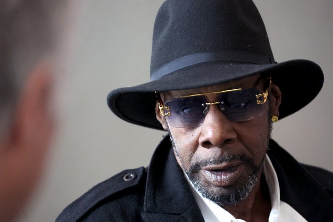 Donald Trumphoz fordult kegyelemért R. Kelly, a szexuális zaklatásért elítélt egykori R&B-énekes