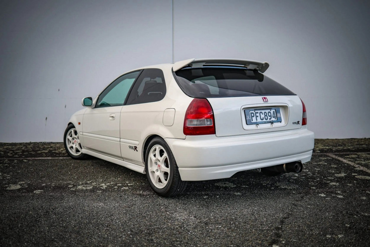 Gyári Honda-kollekció eladó, sajnos 18 ezer kilométerre tőlünk.