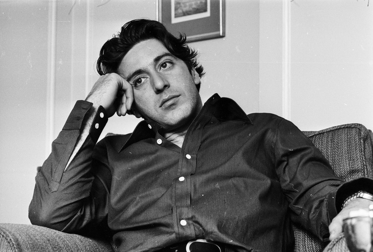 Al PacinoBár Al Pacino színészi pályafutása több évtizedet ölel fel, az 1970-es években vált világhírűvé olyan ikonikus filmekkel, mint az 1972-es A keresztapa (és annak 1974-es folytatása), az 1973-as Serpico, az 1975-ös Kánikulai délután.
