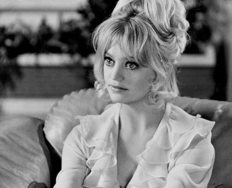 Goldie HawnA fiatalabb generációk talán leginkább Kate Hudson édesanyjaként ismerik Goldie Hawnt, pedig a film és a televízió legendája már az 1970-es évek előtt is, amikor az NBC Rowan &amp; Martin's Laugh-In című műsorának szereplője volt