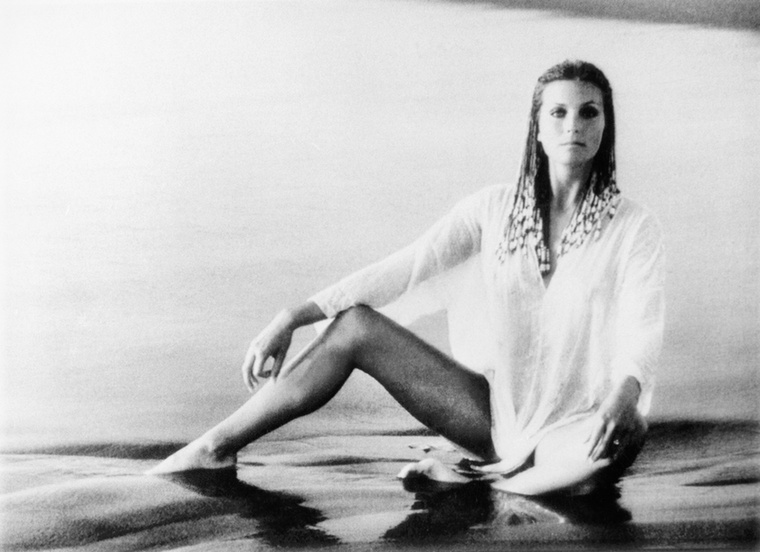 Bo DerekBo Derek gyakorlatilag egy csapásra Hollywood egyik legnagyobb szexszimbólumává vált, amikor 1979-ben feltűnt a 10 című filmben