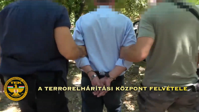 Fordulat a kormányhivatali korrupciós ügyben: meggyanúsították a&nbsp;kenőpénzt fizető vállalkozót