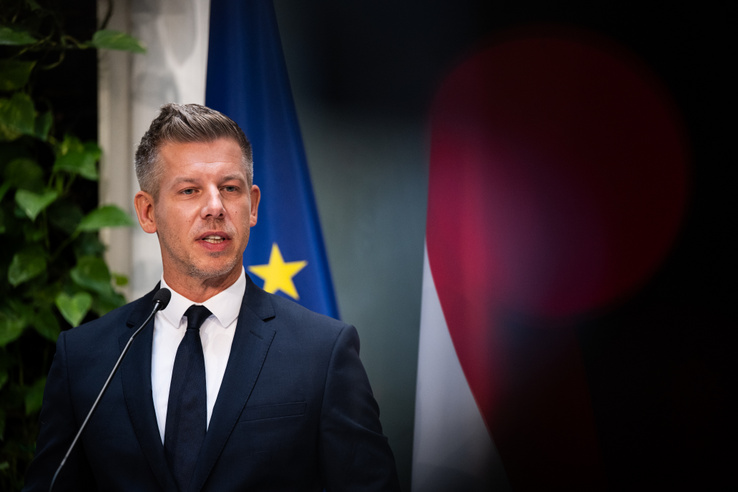 Magyar Péter bejelentette, több&nbsp;adónemet is eltörölnek