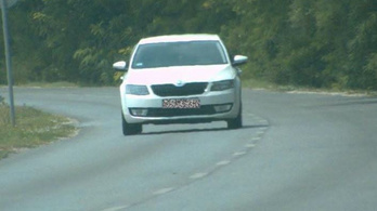 Levegőnek nézte az 50-es csészealjat, 468 ezerért mosolyoghatott a traffipaxnak