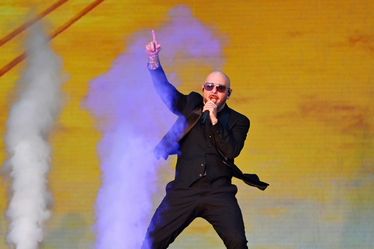 Durva beszólást kapott Pitbull egy koncert miatt, ami még le se ment