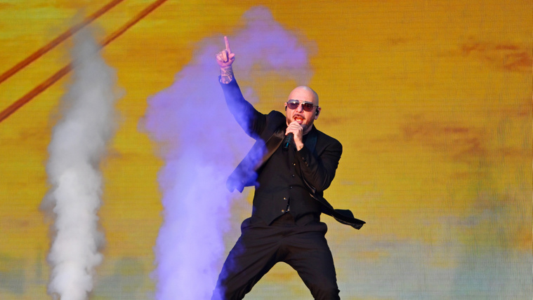 Durva beszólást kapott Pitbull egy koncert miatt, ami még le se ment