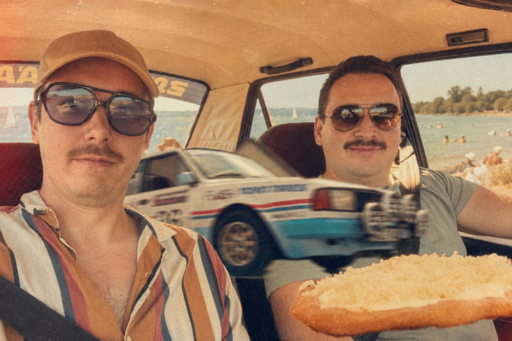 Töltény és Csülök kalandjai a Balatonon