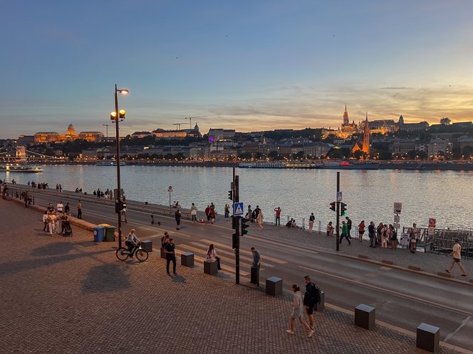 Kitört a zeneháború a&nbsp;Duna-korzón, írtak a&nbsp;főpolgármesternek, hogy tegyen valamit