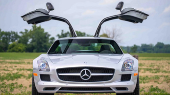 Azt hitték, elgépelés, de nem: tényleg 245 millió fizettek egy Mercedesért