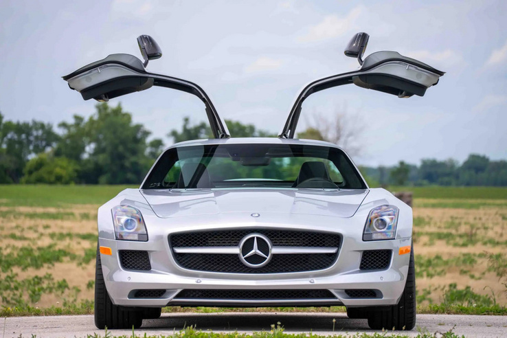 Azt hitték, elgépelés, de nem: tényleg 245 millió fizettek egy Mercedesért
