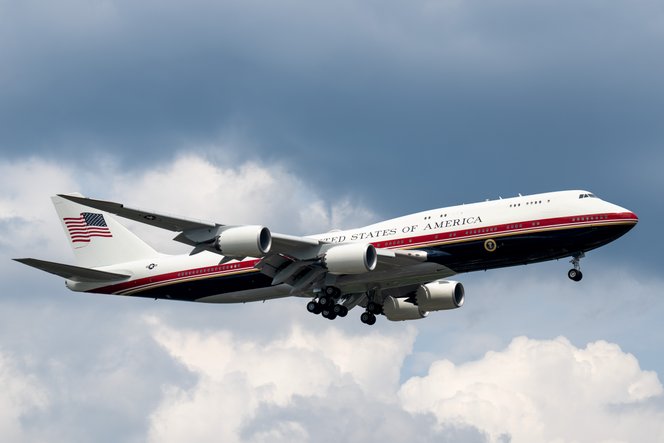 Baj van Donald Trump új különgépével, visszakerül a szerelőhangárba a katari Air Force One
