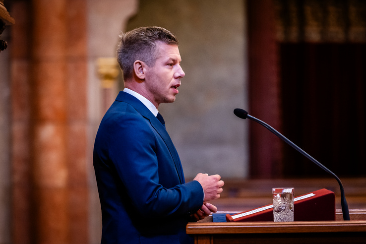 Így menekítették a pénzüket a&nbsp;NER milliárdosai, Magyar Péter lecsapott rájuk