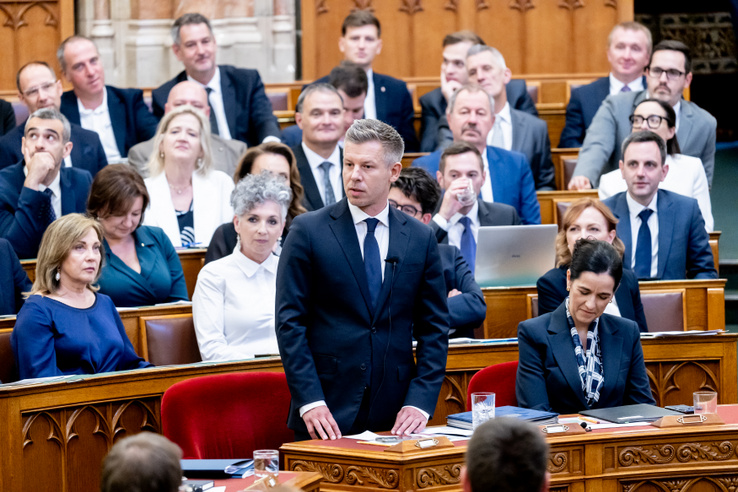 Itt a tökéletes vihar, ez embert próbáló kihívás lesz Magyar Péter előtt