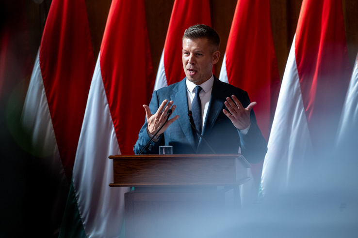 Magyar Péter ígérete most durván visszaüthet: három oldalról is ostromolják Magyarországot