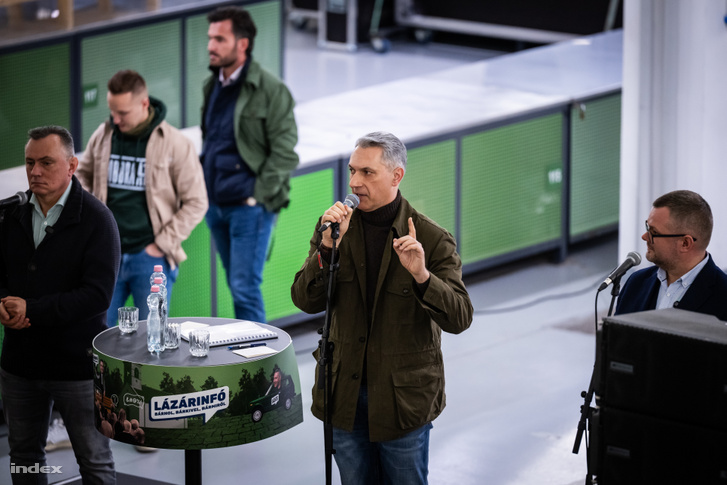 Lázár János a Lázárinfó győri állomásán 2026. február 11-én
