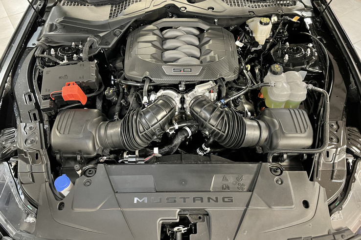 Versenypályán teszteli a Ford a V8-as motorját, ezért olyan&nbsp;tartós