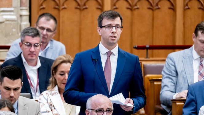 Megválasztották Gulyás Gergely utódját, a Fidesz új frakcióvezetőjét