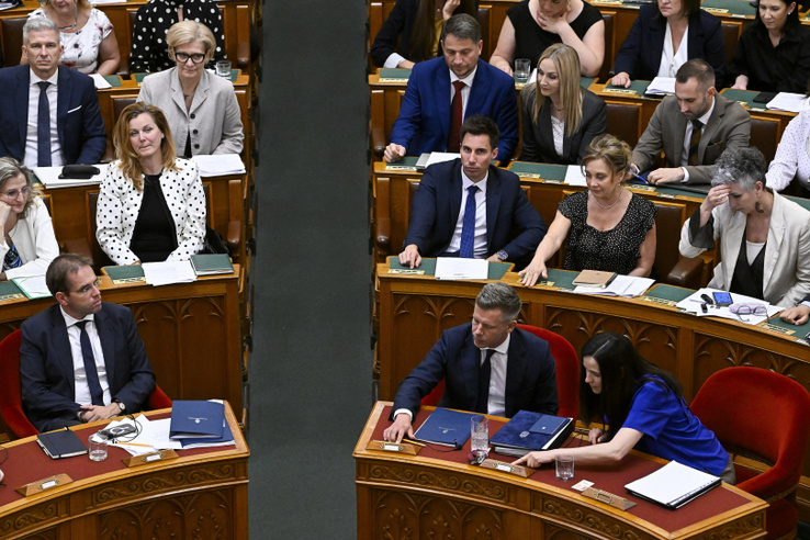 Ruff Bálint kisiklatta Vitézy Dávid legfontosabb szavazását: napokra leállt a törvénykezés