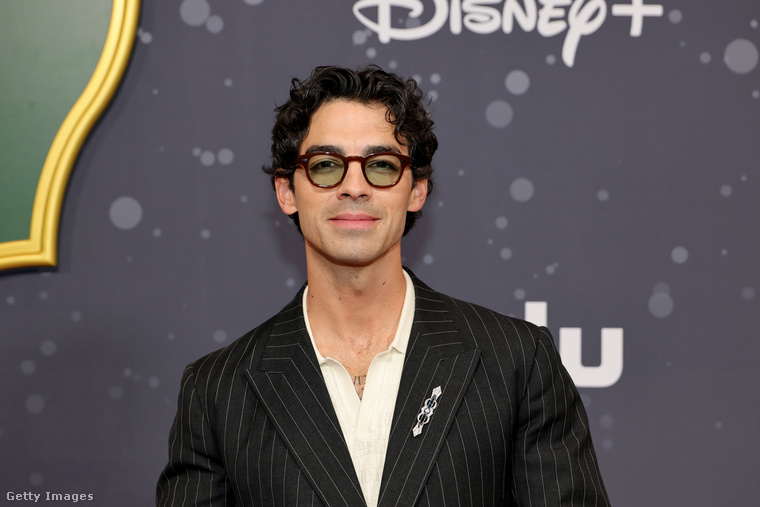Joe Jonasnak koncert közben kellett ruhát cserélnieJoe Jonas elárulta, hogy néhány évvel korábban egy fellépés közben nem csupán egy ártalmatlan szellentés történt