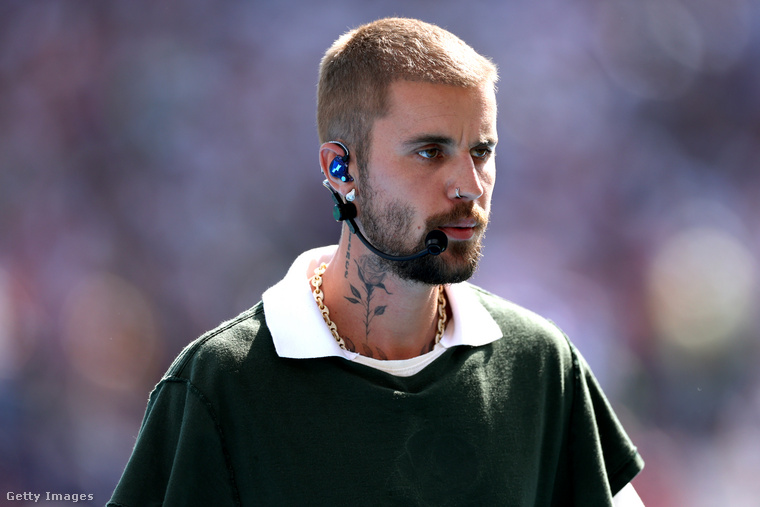 Justin Bieber nyilvánosan emlékeztette feleségét egy kegyetlen mondatáraJustin Bieber Hailey Bieber első önálló Vogue-címlapját egy közös emlékkel ünnepelte meg az Instagramon.Az énekes bevallotta, hogy egy korábbi veszekedésük során azt mondta feleségének, soha nem kerül majd a Vogue címlapjára
