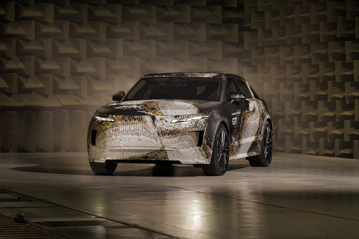 A Range Rover mutatott egy autót, ami nem SUV?!