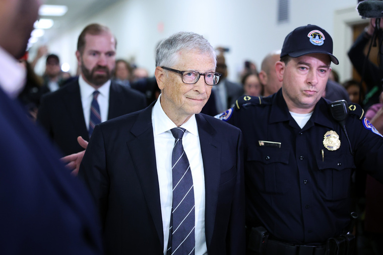 Bill GatesAz elmúlt évtizedek során Bill Gates a világ egyik leggazdagabb embere lett