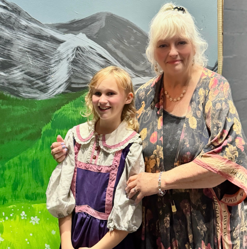Angela Cartwright és az unokája