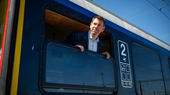 Elszabadultak az indulatok: durván egymásnak ment Vitézy és Navracsics a Balaton miatt