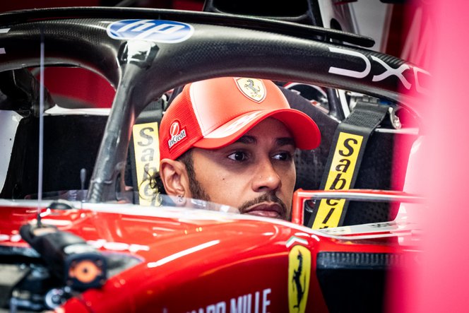 Hamiltonék már a Hungaroringen, megérkezett a száguldó cirkusz Magyarországra