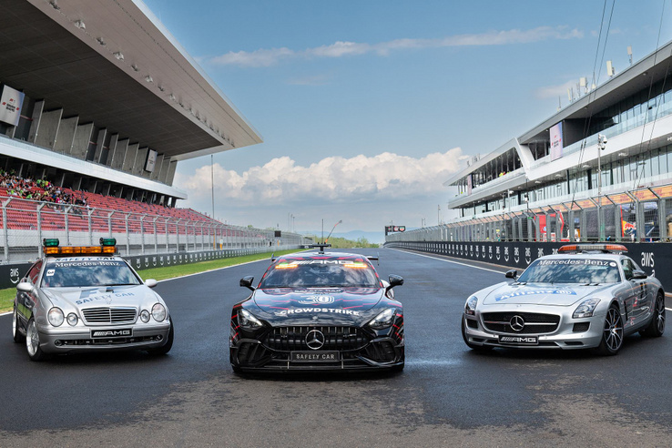Káprázatos Mercedes safety carok érkeztek a Hungaroringre