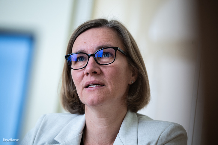 Bögi Viktória, az Élő Környezetért Felelős Minisztérium parlamenti államtitkára, miniszterhelyettes, a tó térségének egyik országgyűlési képviselője