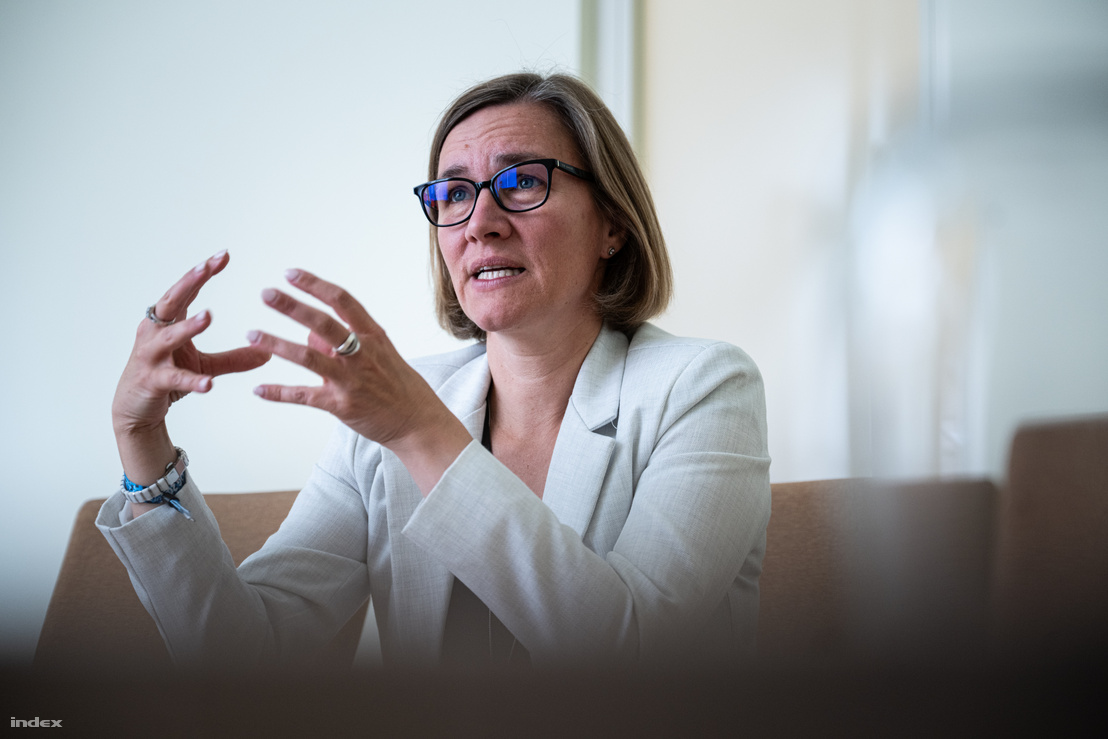Bögi Viktória, az Élő Környezetért Felelős Minisztérium parlamenti államtitkára, miniszterhelyettes, a tó térségének egyik országgyűlési képviselője