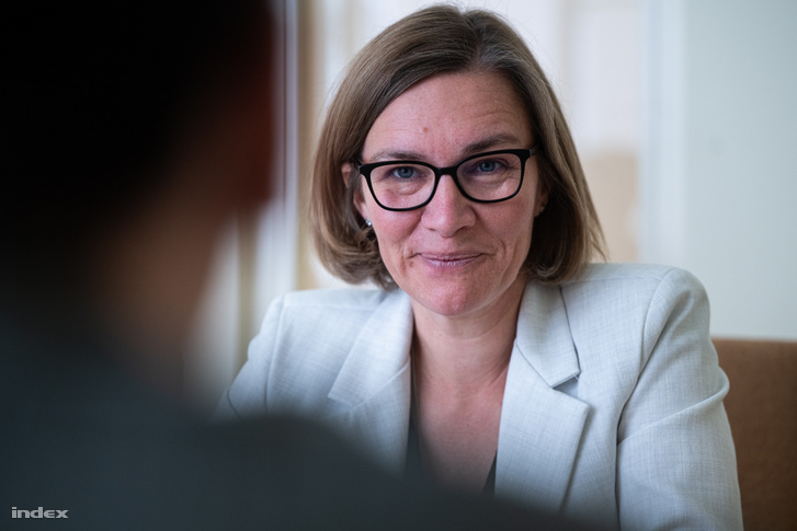 Bögi Viktória, az Élő Környezetért Felelős Minisztérium parlamenti államtitkára, miniszterhelyettes, a tó térségének egyik országgyűlési képviselője