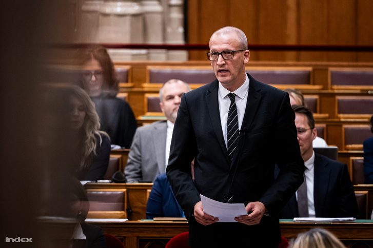 Tarr Zoltán beszél az Országgyűlés ülésén 2026. június 16-án