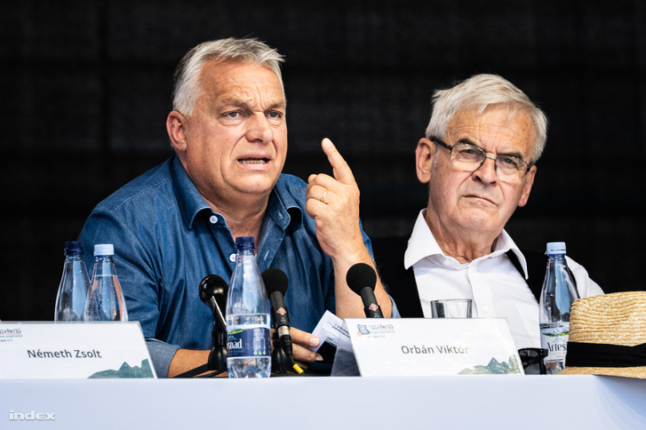 Orbán Viktor és Tőkés László Tusnádfürdőn 2025. július 26-án