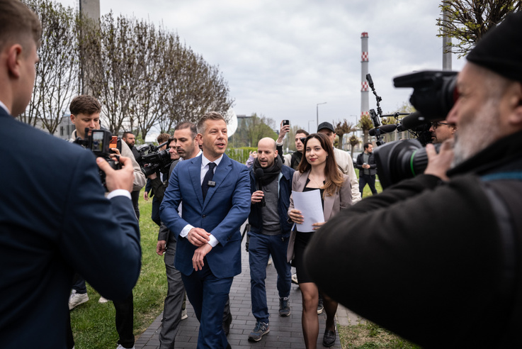 Októbertől veheti át a megújuló TEK Magyar Péter teljes személyvédelmét