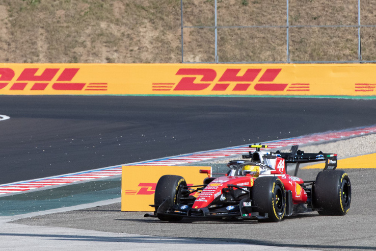 Szárnyal a Ferrari a Magyar Nagydíjon, sokkoló hátrányban az F1 éllovasa