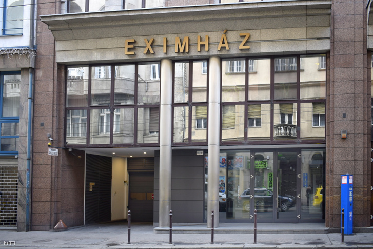 Az EXIMHÁZ, az Eximbank egyik bejárata a VI. kerület, Nagymező utca 46-48-ban