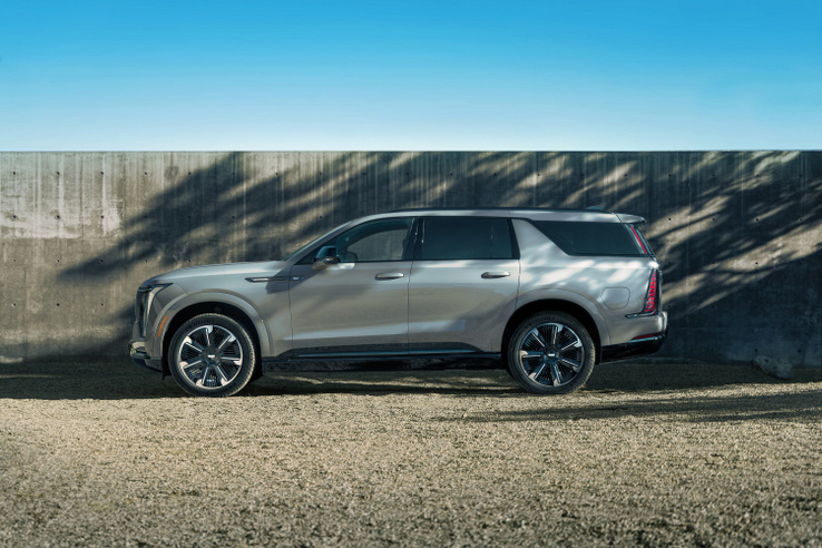 Cadillac: butaság lenne kinyírni a benzinmotorokat