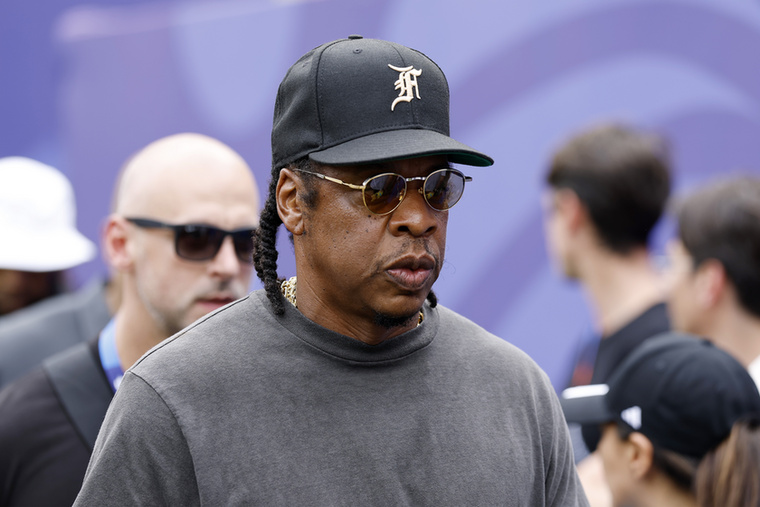 Jay-ZJay-Z a Roc Nation megalapításával, valamint a Tidal streamingplatformba történő befektetésével milliárdossá vált