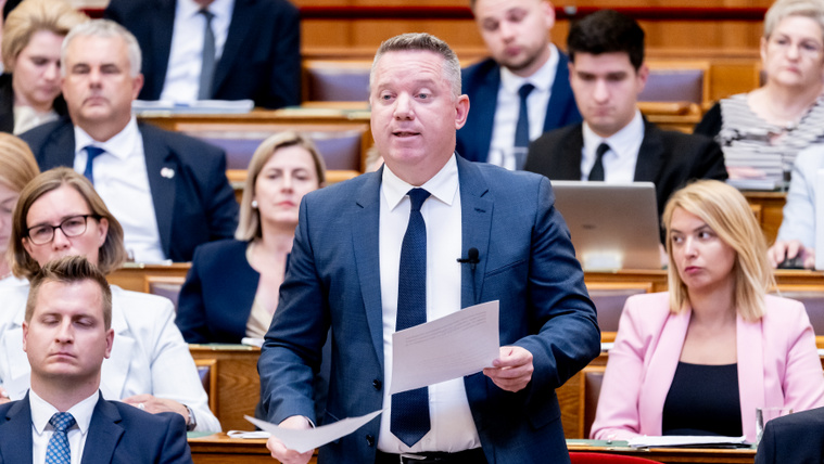 Pósfai Gábor: Másfél milliárdos „Mándoki koncertre” kapott megbízást a Lounge-cégcsoport