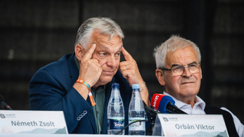 Elemzők: „voltak, akik véresre tapsolták a kezüket Orbán Viktorra, ma pedig gyalázzák”