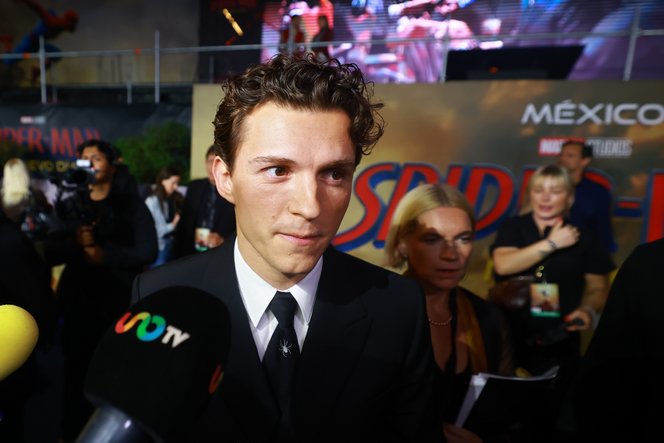 Tom Holland bevallotta, néhány korábbi filmjét nehezére esett reklámozni, mert „sz*rok voltak”
