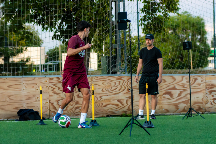 Helm András (j) Juhász Martinnal (b), a Torino FC játékosával