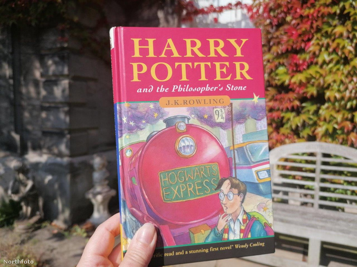 A Harry Potter és a bölcsek köve első kiadásának egyik igen ritka példánya
