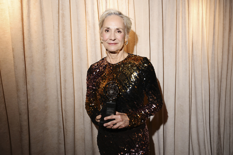 Laurie Metcalf&nbsp;Laurie Metcalfot ugyan legtöbben a Roseanne és a The Conners című sorozatokból ismerik, de színházi pályafutása is kiemelkedő