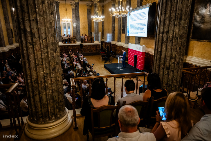 Dr. Zsigmond Gábor főigazgató, Magyar Nemzeti Múzeum